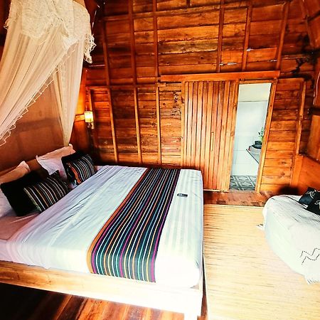 Raturinjani Homestay Selong Exterior foto